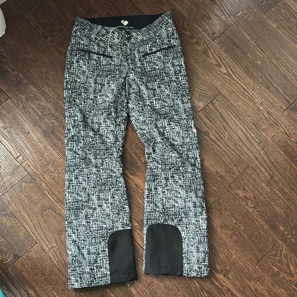 Women’s Obermeyer ski pants - Picture 2 of 6